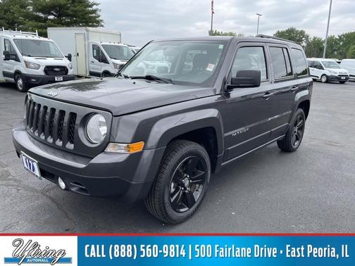Granite Crystal Clearcoat Metallic 2017 Jeep Patriot Latitude