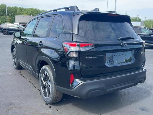 Crystal Black Silica 2026 Subaru Forester Premium