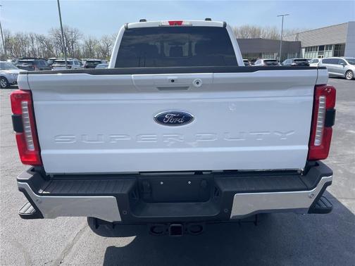 Star White 2026 Ford F-350 Lariat Super Duty