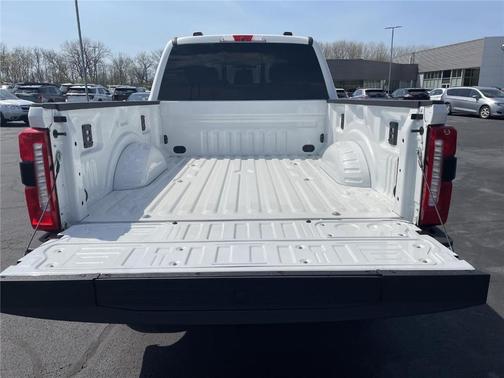 Star White 2026 Ford F-350 Lariat Super Duty