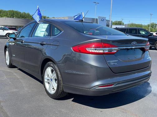 Magnetic 2018 Ford Fusion Hybrid S