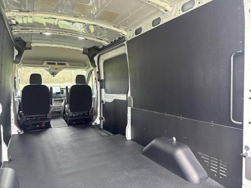 Oxford White 2026 Ford Transit-250 148 WB Medium Roof Cargo