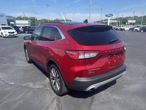 2022 Ford Escape Titanium Hybrid