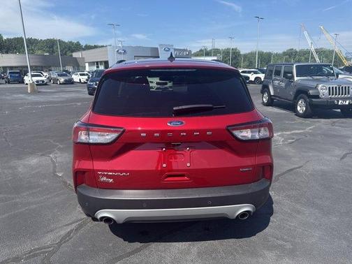 2022 Ford Escape Titanium Hybrid