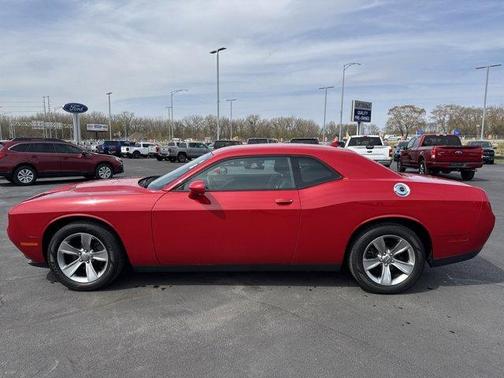 2016 Dodge Challenger SXT