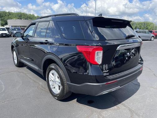 Agate Black Metallic 2023 Ford Explorer XLT