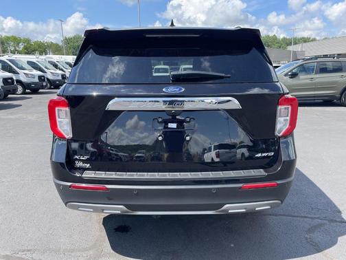Agate Black Metallic 2023 Ford Explorer XLT