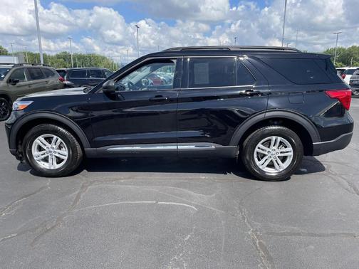 Agate Black Metallic 2023 Ford Explorer XLT