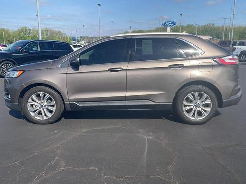 Stone Gray Metallic 2019 Ford Edge Titanium