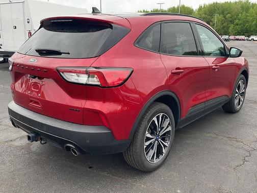 Rapid Red Metallic Tinted Clearcoat 2022 Ford Escape SEL