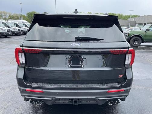 Agate Black Metallic 2026 Ford Explorer ST