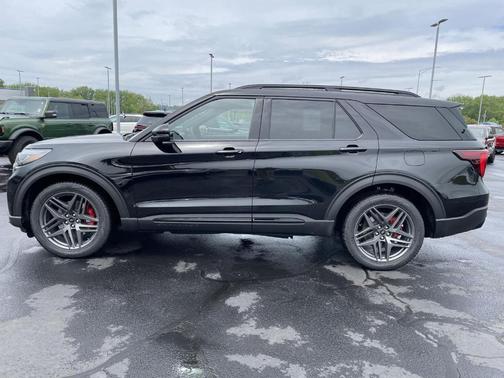 Agate Black Metallic 2026 Ford Explorer ST