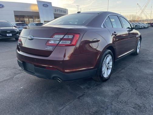 2016 Ford Taurus SEL