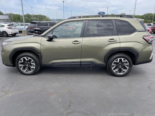 Autumn Green Metallic 2025 Subaru Forester Premium