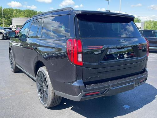 Agate Black Metallic 2026 Ford Expedition Platinum