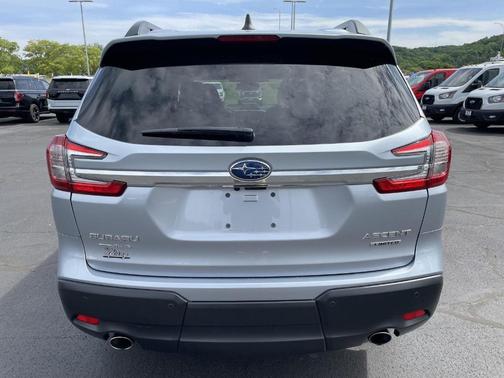 Ice Silver Metallic 2024 Subaru Ascent Limited