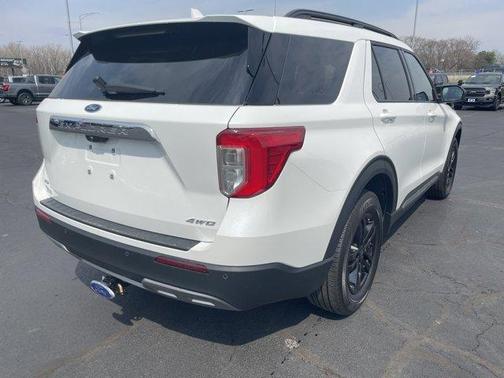 Star White 2023 Ford Explorer XLT