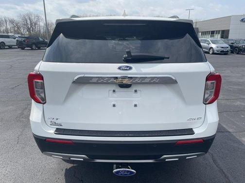 Star White 2023 Ford Explorer XLT