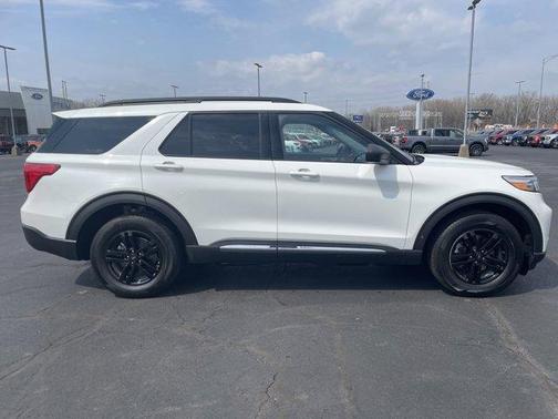 Star White 2023 Ford Explorer XLT