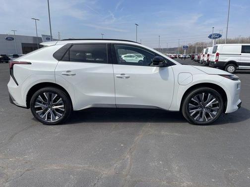 Pearl 2026 Subaru Solterra Limited XT