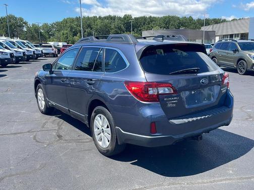 Carbide Gray Metallic 2017 Subaru Outback 2.5i Premium