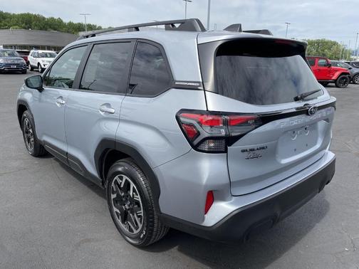 Ice Silver Metallic 2025 Subaru Forester Premium