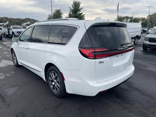 2021 Chrysler Pacifica Hybrid Pinnacle
