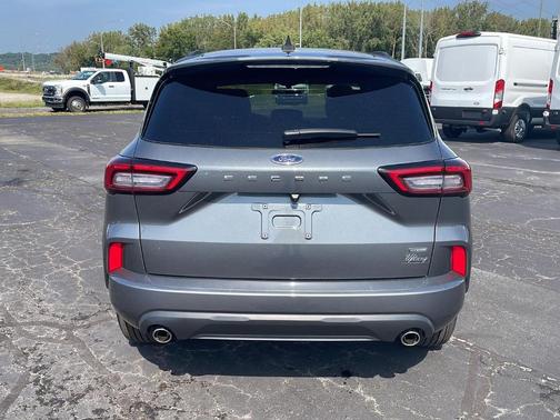 Carbonized Gray Metallic 2024 Ford Escape ST-Line