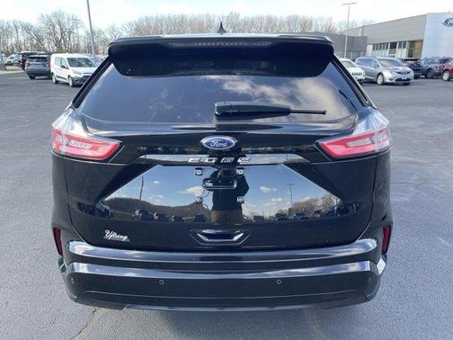 Agate Black Metallic 2023 Ford Edge ST Line