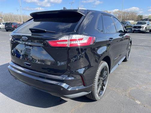 Agate Black Metallic 2023 Ford Edge ST Line
