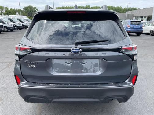 Magnetite Gray Metallic 2025 Subaru Forester Premium