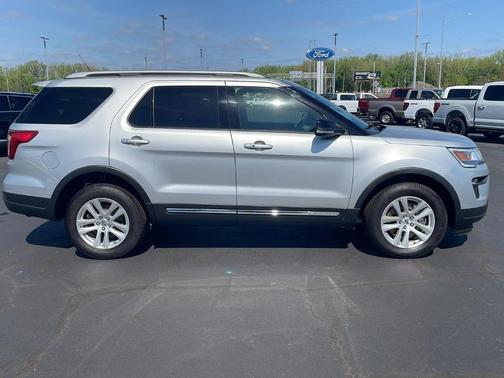 Ingot Silver 2018 Ford Explorer XLT