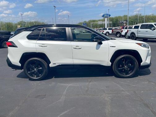 Blizzard Pearl 2020 Toyota RAV4 Hybrid XSE
