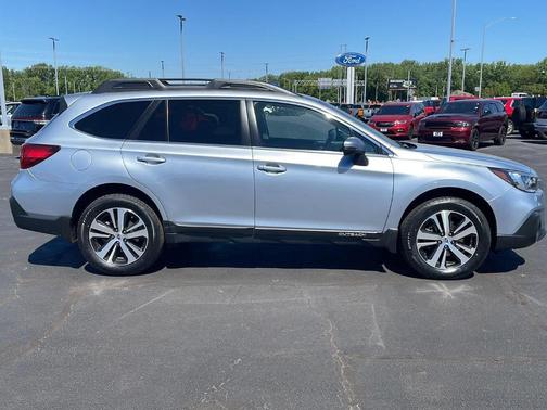 Ice Silver Metallic 2018 Subaru Outback 2.5i Limited