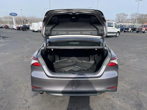 2022 Toyota Camry Hybrid LE