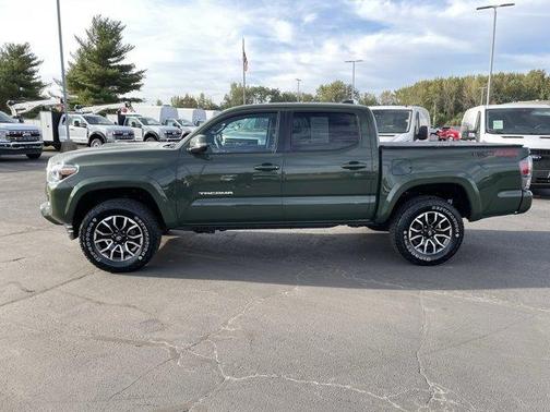 2022 Toyota Tacoma SR