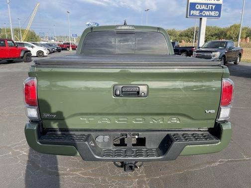 2022 Toyota Tacoma SR