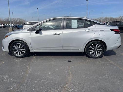 Brilliant Silver Metallic 2025 Nissan Versa 1.6 SV