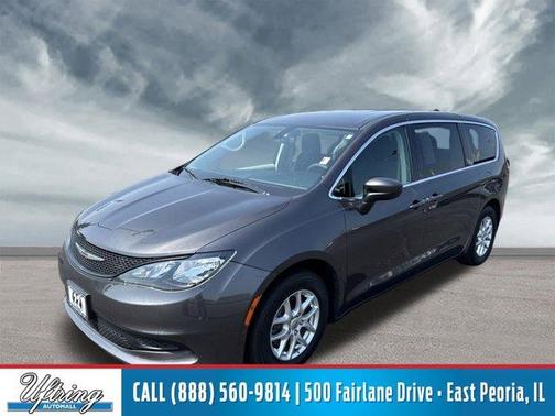 2022 Chrysler Voyager LX