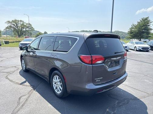 2022 Chrysler Voyager LX