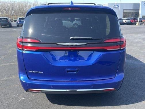 2021 Chrysler Pacifica Touring-L