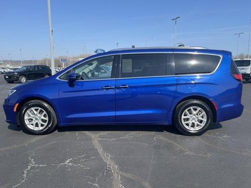 Ocean Blue Metallic 2021 Chrysler Pacifica Touring-L