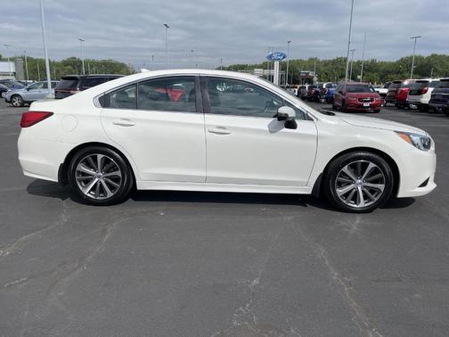 Crystal White Pearl 2016 Subaru Legacy 3.6R Limited