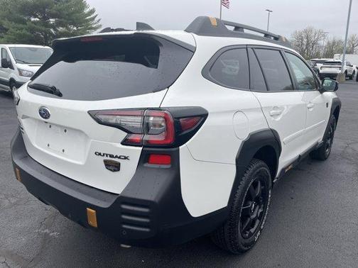 Crystal White Pearl 2023 Subaru Outback Wilderness