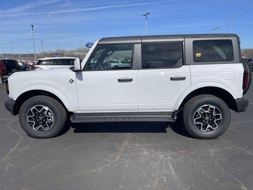 Oxford White 2026 Ford Bronco Outer Banks