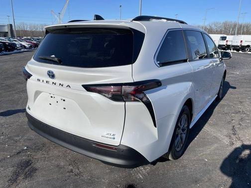 2024 Toyota Sienna XLE