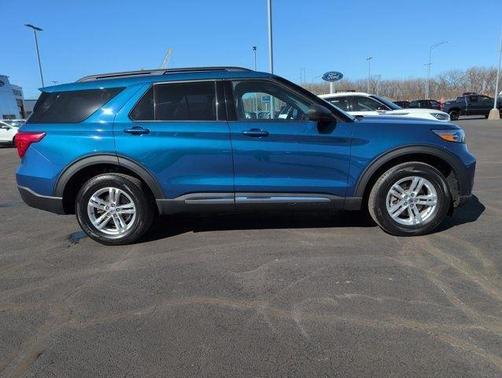 Atlas Blue 2022 Ford Explorer XLT