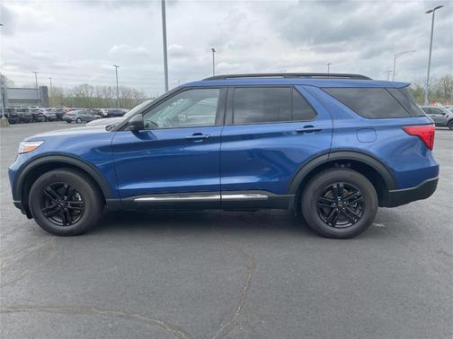 Atlas Blue 2022 Ford Explorer XLT