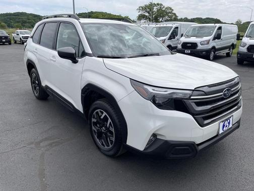 Crystal White Pearl 2025 Subaru Forester Premium