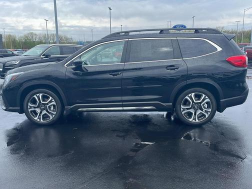 Crystal Black Silica 2024 Subaru Ascent Limited